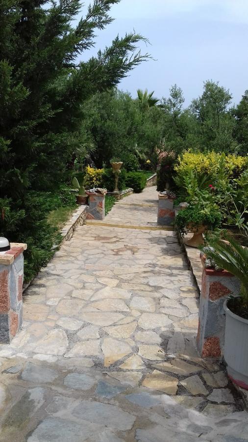 Mila La Villa Kástro Tornéze Екстериор снимка