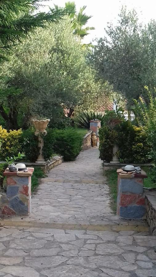 Mila La Villa Kástro Tornéze Екстериор снимка